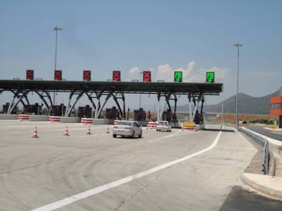 Αρφαρά: Ζητούν ελεύθερη διέλευση από τα διόδια Καλαμάτας