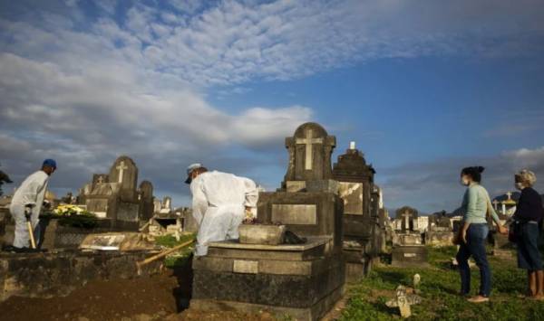Ο κορονοϊός «σφυροκοπά» τη Βραζιλία: 2.131 νεκροί και 87.822 κρούσματα σε 24 ώρες