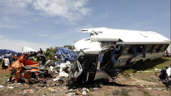 4 νεκροί και 25 τραυματίες στη Ζάμπια από τη σύγκρουση λεωφορείου με φορτηγό