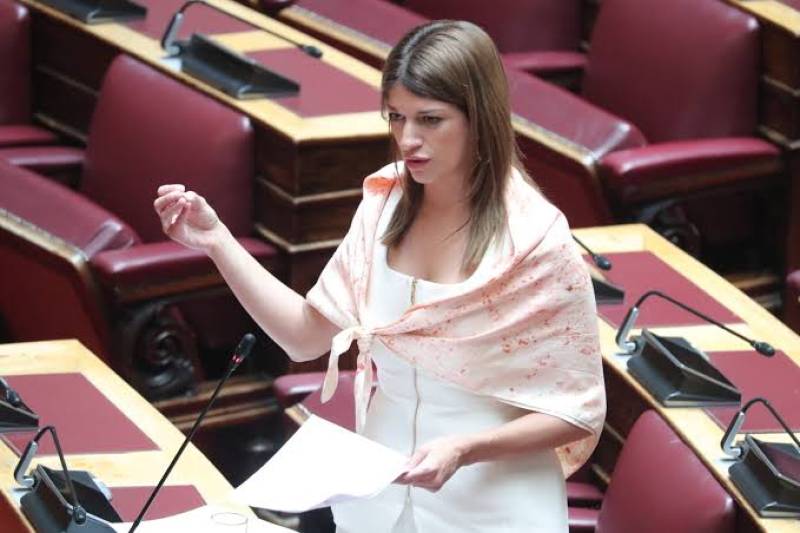 ΣΥΡΙΖΑ: Παραιτήθηκε η Κατερίνα Νοτοπούλου