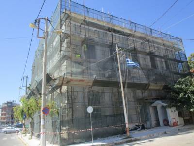 Προχωρούν οι εργασίες επισκευής στο Λιμεναρχείο Καλαμάτας