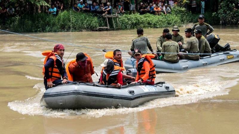 Ινδονησία: Τουλάχιστον 15 νεκροί σε ναυάγιο πορθμείου στα ανοικτά της Ιάβας