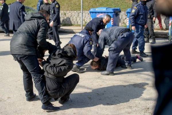 Iωάννινα: Σοβαρά τραυματισμένος νεαρός διαδηλωτής
