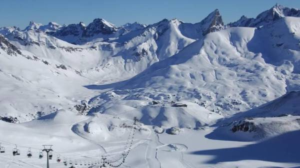 Αυστρία: Σώοι και οι δέκα σκιέρ που παρασύρθηκαν από χιονοστιβάδα (βίντεο)