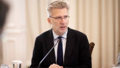 Σκέρτσος: Μισθοί Πορτογαλίας και όχι Βουλγαρίας στην Ελλάδα το 2025 - Τι δείχνουν τα στοιχεία της Eurostat
