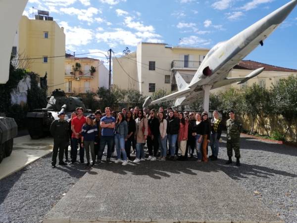 Επίσκεψη Αμερικανών φοιτητών στο Στρατιωτικό Μουσείο Καλαμάτας