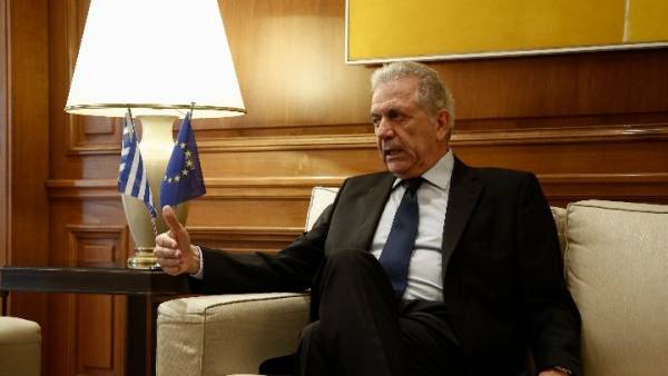 Αβραμόπουλος: Να εντατικοποιηθεί η εφαρμογή της Δήλωσης ΕΕ-Τουρκίας
