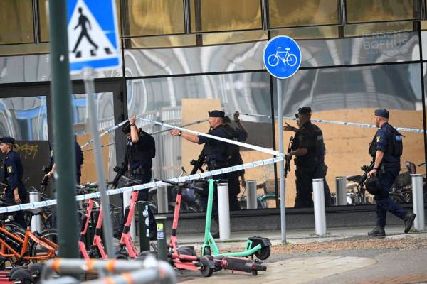 Σουηδία: Δύο τραυματίες από πυροβολισμούς σε εμπορικό κέντρο στην πόλη Μάλμε (βίντεο)