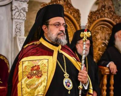 Παιδιά ομόφυλων ζευγαριών: Αποστάσεις Χρυσόστομου από Ιερώνυμο για βάπτιση