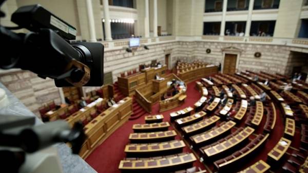 Στη Βουλή σήμερα το νομοσχέδιο για την προμήθεια των γαλλικών Rafale