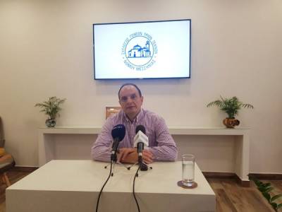 Επαινοι και δωροεπιταγές σε παιδιά τριτέκνων