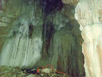 Το σπήλαιο Ξαστέρι στο χώρο του σκουπιδοεργοστασίου