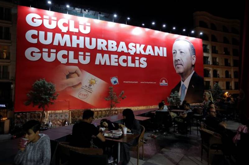Τουρκία: Κυβέρνηση συνασπισμού ενδέχεται να σχηματίσει ο Ερντογάν