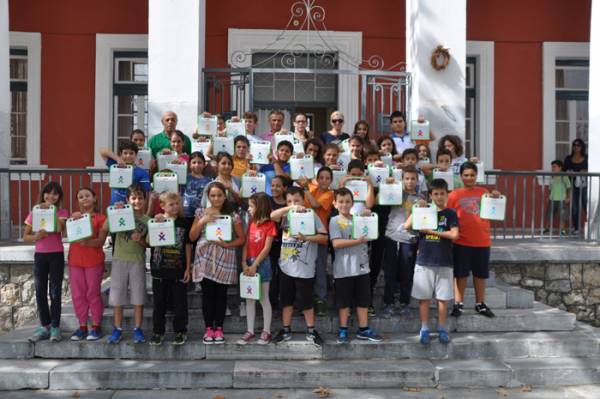 Δωρεά Ελληνοαμερικάνου: 200 λάπτοπ σε μαθητές