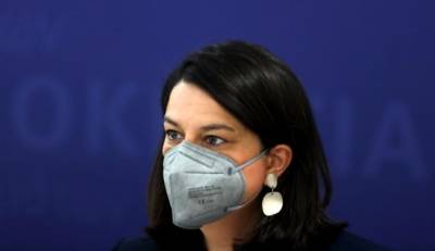 Ρουβίκωνας: Tρικάκια έξω από το σπίτι της Νίκης Κεραμέως