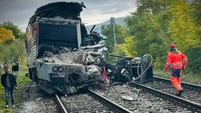 Μετωπική σύγκρουση τρένων στη Σλοβακία με 20 τραυματίες