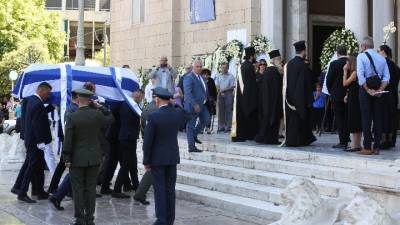 Το τελευταίο αντίο στον Γιάννη Βαρβιτσιώτη (βίντεο)