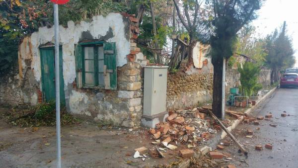 Και δεύτερο κτήριο κατέρρευσε σε μία ημέρα στην Καλαμάτα!