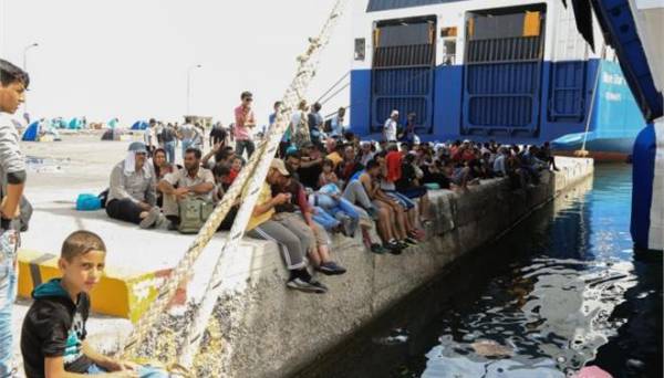 Πλοία για τη μεταφορά μεταναστών αναζητά το υπ. Ναυτιλίας