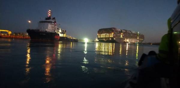 Καπετάνιος ελληνικού πλοίου στη διώρυγα Σουέζ: Τι συνέβη με το Ever Given και πώς απεγκλωβίστηκε