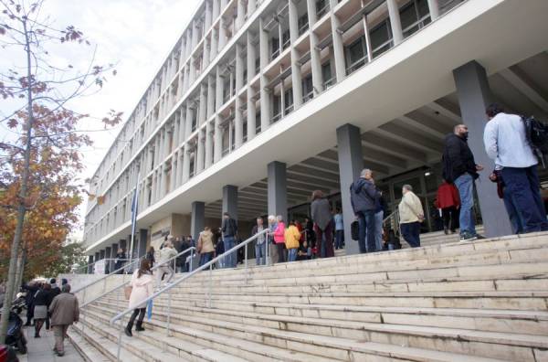 Νεαρός βρέθηκε κρεμασμένος έξω από το Δικαστικό Μέγαρο Θεσσαλονίκης
