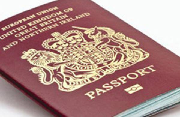 Σύρος με πλαστό διαβατήριο προσπάθησε να ταξιδέψει από την Καλαμάτα για το Λονδίνο