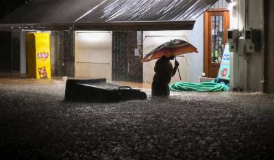 Νέες εκκενώσεις οικισμών στη Λάρισα λόγω της κακοκαιρίας - Ανεξέλεγκτη η κατάσταση στον Βόλο (Βίντεο)