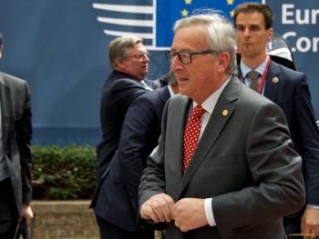 Γιούνκερ: "Θα ήθελα να δω τους Ελληνες πολίτες να ψηφίζουν υπέρ του "ναι""