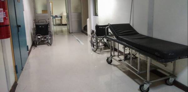 Κορονοϊός: Επισκεπτήριο στα νοσοκομεία μόνο για σοβαρές περιπτώσεις