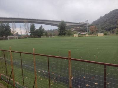 Ασχολείται κανείς με το γήπεδο &quot;Γ. Λουκαρέας&quot;;