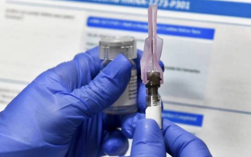 Moderna: Επενδύσεις για αύξηση της παραγωγής εμβολίων και σχέδια για 15 δόσεις ανά φιαλίδιο