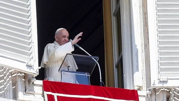 Βατικανό: &quot;Το κουτσομπολιό είναι χειρότερο από τον κορονοϊό&quot;, λέει ο Πάπας