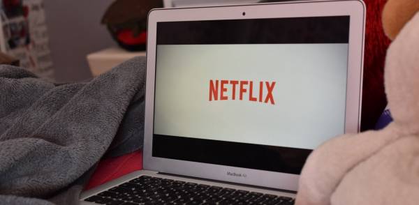 Netflix: «Στοπ» στους κοινούς λογαριασμούς από διαφορετικούς χρήστες