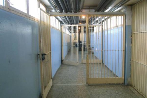8 χρόνια φυλακή σε Ρουμάνο για απόπειρα ανθρωποκτονίας πριν ένα χρόνο σε Μέλπεια - Κεντρικό
