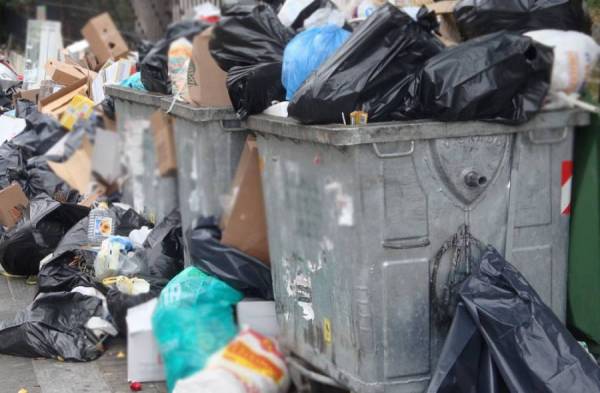 Σύμβαση για τη μεταφορά 200 τόνων σκουπιδιών από τον Δήμο Οιχαλίας