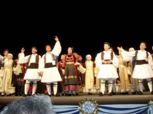Το Λύκειον των Ελληνίδων Καλαμάτας χόρεψε στον Αργοστόλι