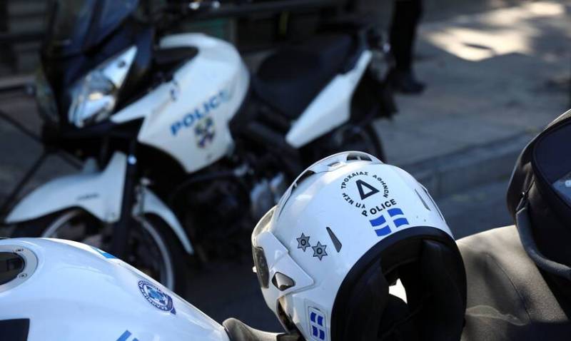 Διόνυσος: Διαρρήκτες εμβόλισαν μοτοσικλέτα της ΔΙΑΣ με το όχημα με το οποίο διέφυγαν (βίντεο)