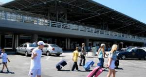 Reuters: Ιδιωτικοποιούνται άμεσα περιφερειακά αεροδρόμια
