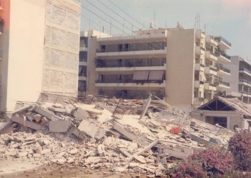 Eπί Τάπητος: 33 χρόνια μετά τους σεισμούς