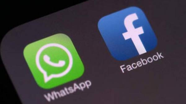 Ολοένα λιγότεροι χρησιμοποιούν το Facebook για τις ειδήσεις, έδαφος κερδίζει το WhatsApp