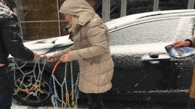 Υποχρεωτικές οι αντιολισθητικές αλυσίδες από τη Δευτέρα στην Αττική (βίντεο)