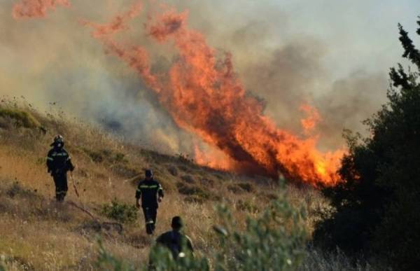 Μεγάλη πυρκαγιά σε εξέλιξη στην Κρήτη