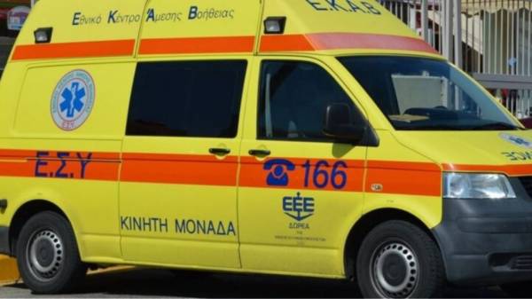 Σοβαρό τροχαίο με οδηγό delivery στα Τρίκαλα - Νοσηλεύεται σε σοβαρή κατάσταση