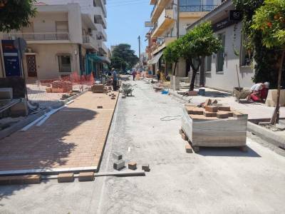 Προχωρούν οι αναπλάσεις στο κέντρο της Καλαμάτας