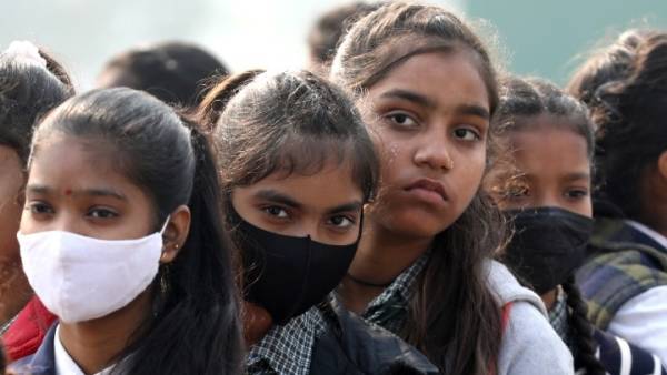 Ινδία: Μάστιγα οι γάμοι με ανήλικα κορίτσια - Οι Αρχές συνέλαβαν 1.800 άνδρες