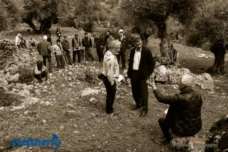 Καλαμάτα: Γυρίσματα της ταινίας "Ζορμπάς" στη Μονή Βελανιδιάς (φωτογραφίες)