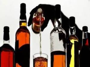 Πάνω από 90 νεκροί από κατανάλωση νοθευμένου αλκοόλ στην Ινδία