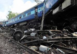 Ινδία: Τουλάχιστον 20 νεκροί από σύγκρουση τρένων