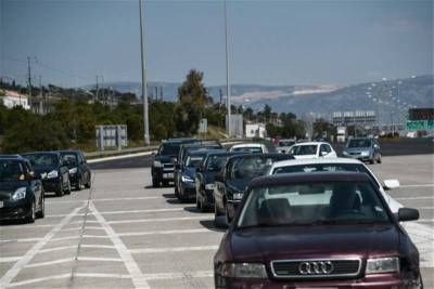 Από τα διόδια της Ελευσίνας η μεγαλύτερη έξοδος των τελευταίων 10 ετών (βίντεο)