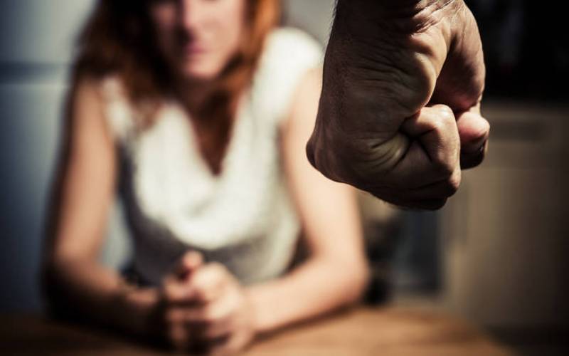 Κορονοϊός: Η καραντίνα επιδεινώνει το φαινόμενο της ενδοοικογενειακής βίας - Έκκληση από τον ΟΗΕ